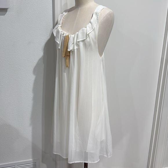 Lucca Couture Elegant White Flowy Dress with Ruffle Neckline and Tan Bow - L - Picture 2 of 11